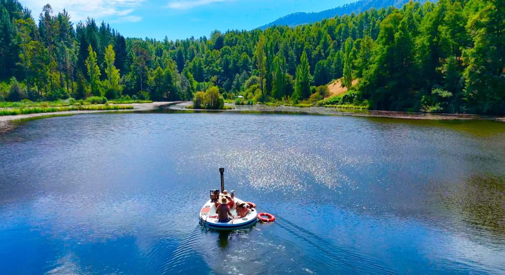 Tour im selbstfahrenden elektrischen Hot Tub Boot inmitten der Natur!