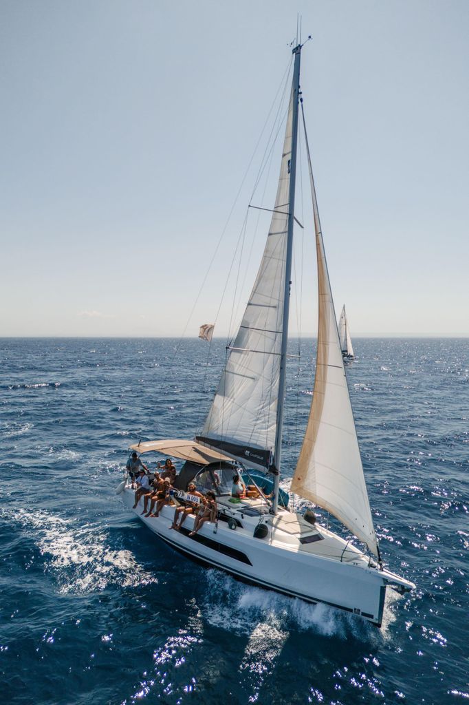 Von Trapani aus: Ganztägige Segelbootstour nach Favignana und Levanzo