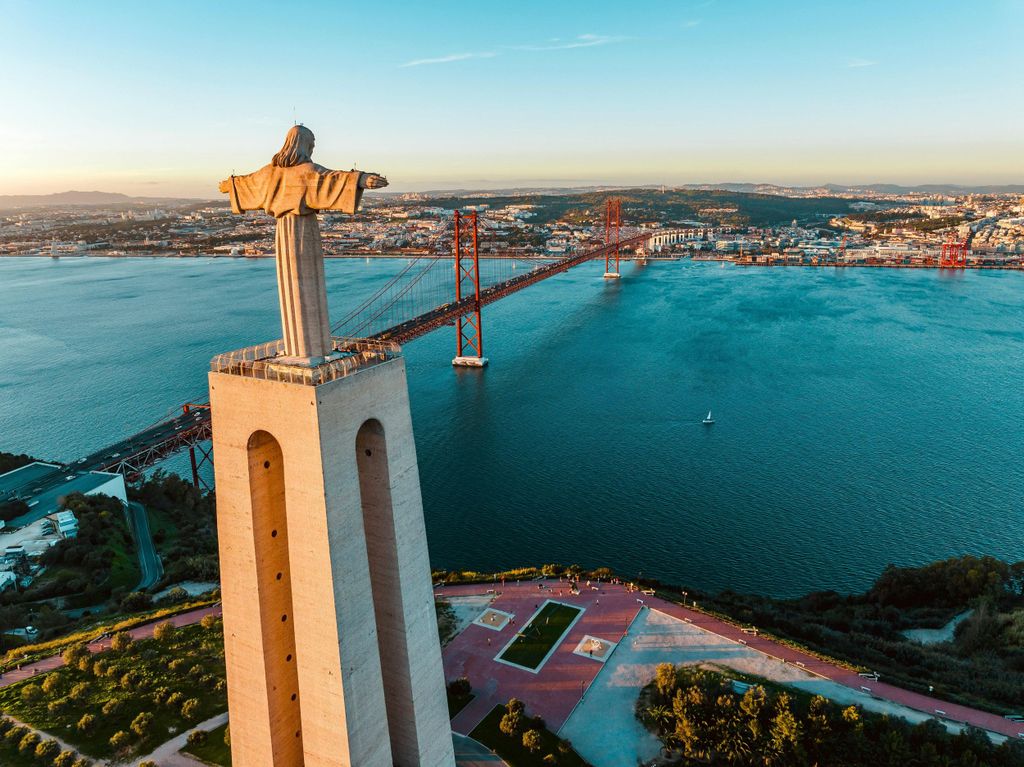 Von Lissabon: Arrábida & Sesimbra – Wein, Natur & Strandtour