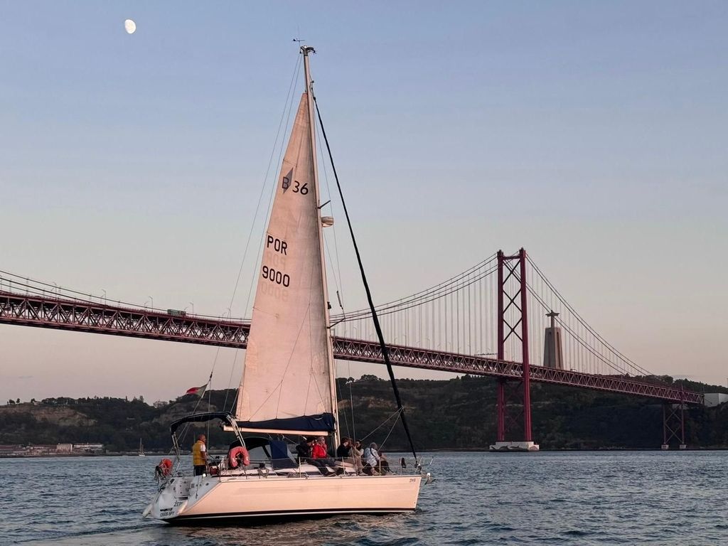 Lissabon: Tages- und Sonnenuntergangstour auf dem Tejo