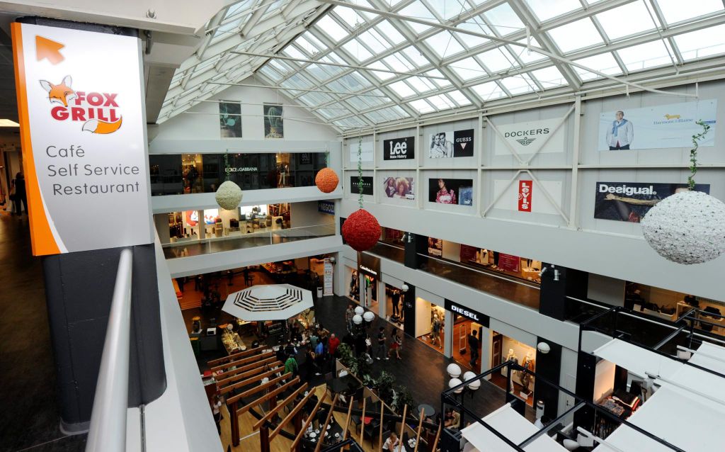 Von Andermatt nach FoxTown Mendrisio – Alpenstraßen & Designer-Luxus