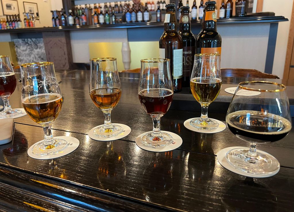 Lettische Brauereibesichtigung & Stadtführung in Sigulda (Ganztagestour)