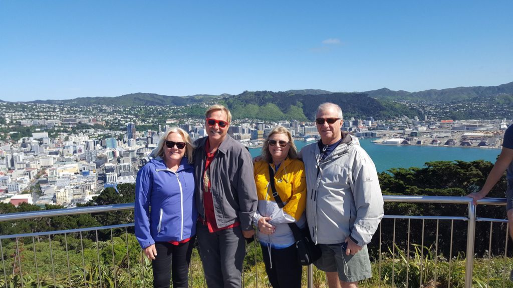 Wellington: Cave to Coast Highlights Guided Tour