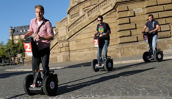 Segway-Tour: Altes Rathaus, Wasserturm & Ehrenhof