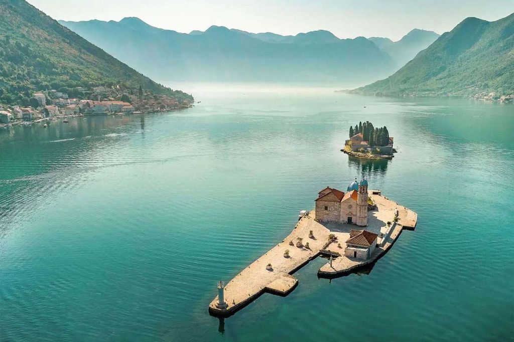 Bootstour ab Tivat - Blaue Höhle und Lady of the Rocks 3h