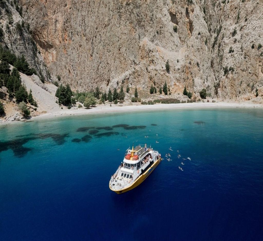 Rhodos: Bootstour zur Insel Symi & zur Bucht von St. Georg mit finnischer Reiseleitung