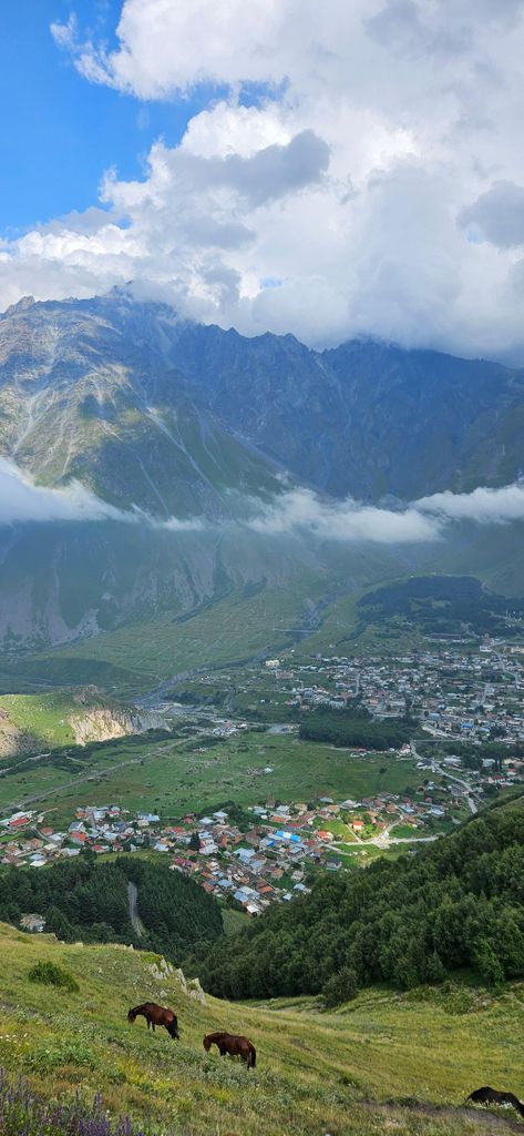 Tiflis: Kazbegi-Gruppentour mit Khinkali-Kochkurs