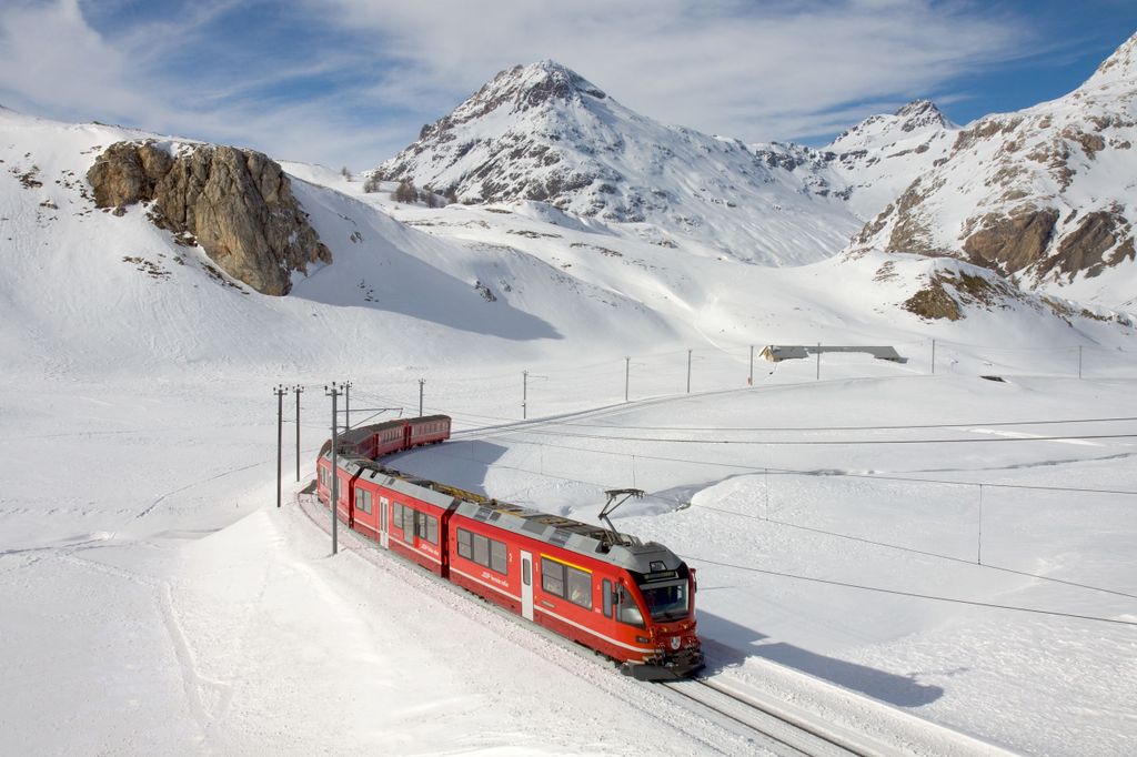 Von Mailand: Bernina-Zug und St. Moritz Tagestour