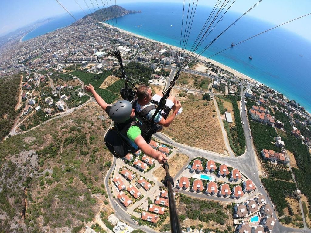 Alanya: Tandem-Paragliding SkyDiving mit Abholung und Rücktransfer