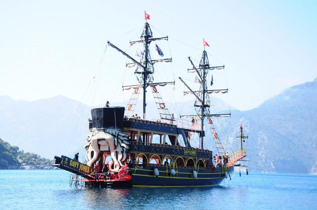 Marmaris: Familienfreundliche Piratenbootsfahrt mit Transfers