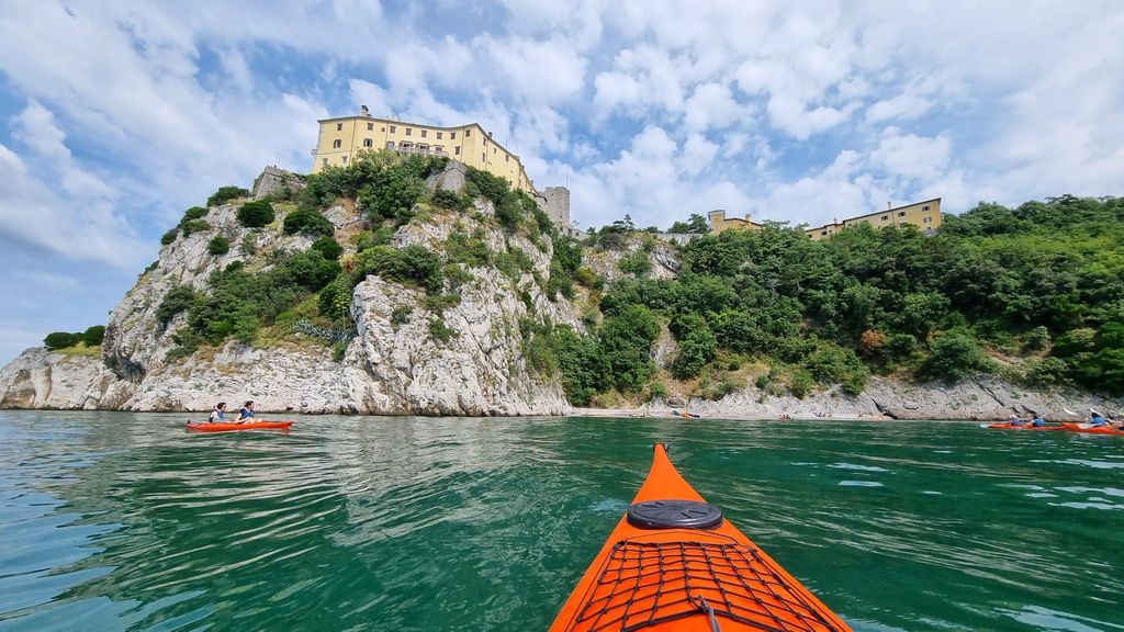 Kajak-Abenteuer in Triest: Duino-Küste und Schlösser