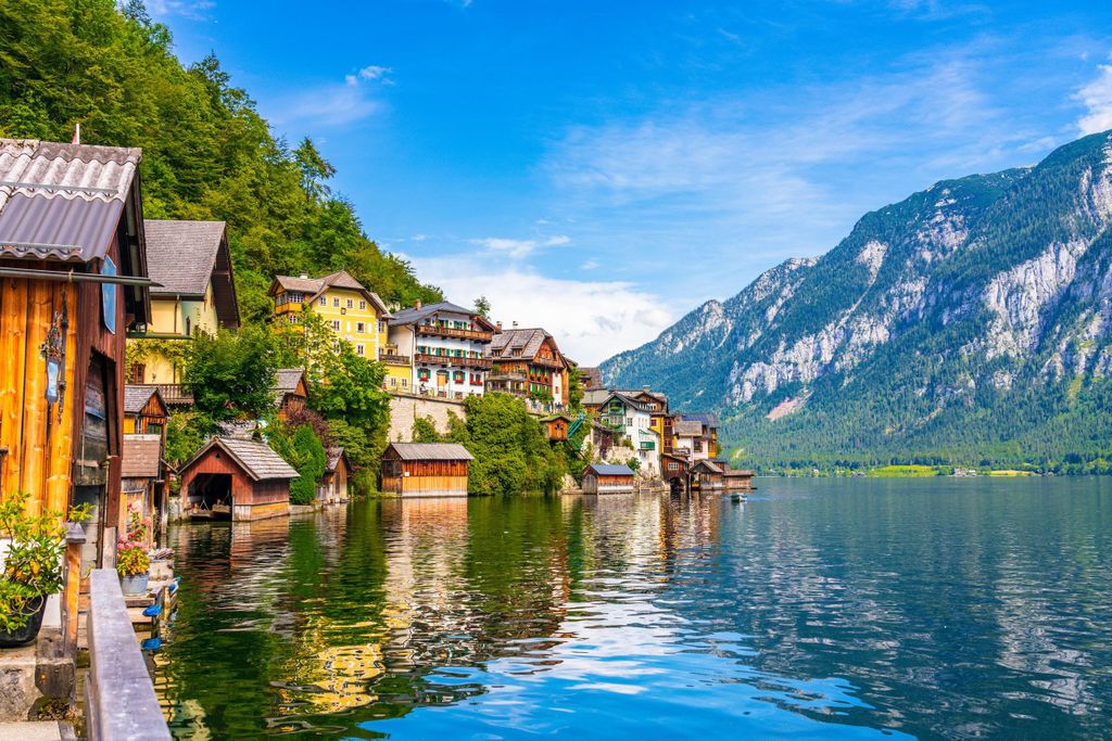 Private Tour Salzburg - Mondsee - St. Gilgen - Hallstatt