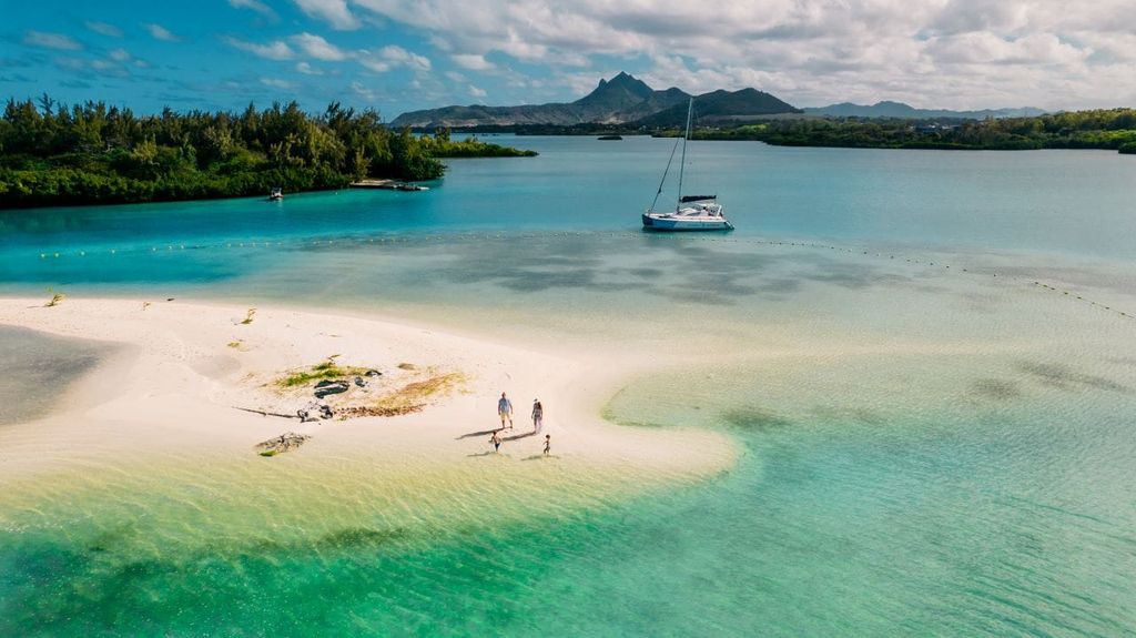 Ile Aux Cerfs: Katamaranfahrt, Insel, Wasserfälle, Mittagessen