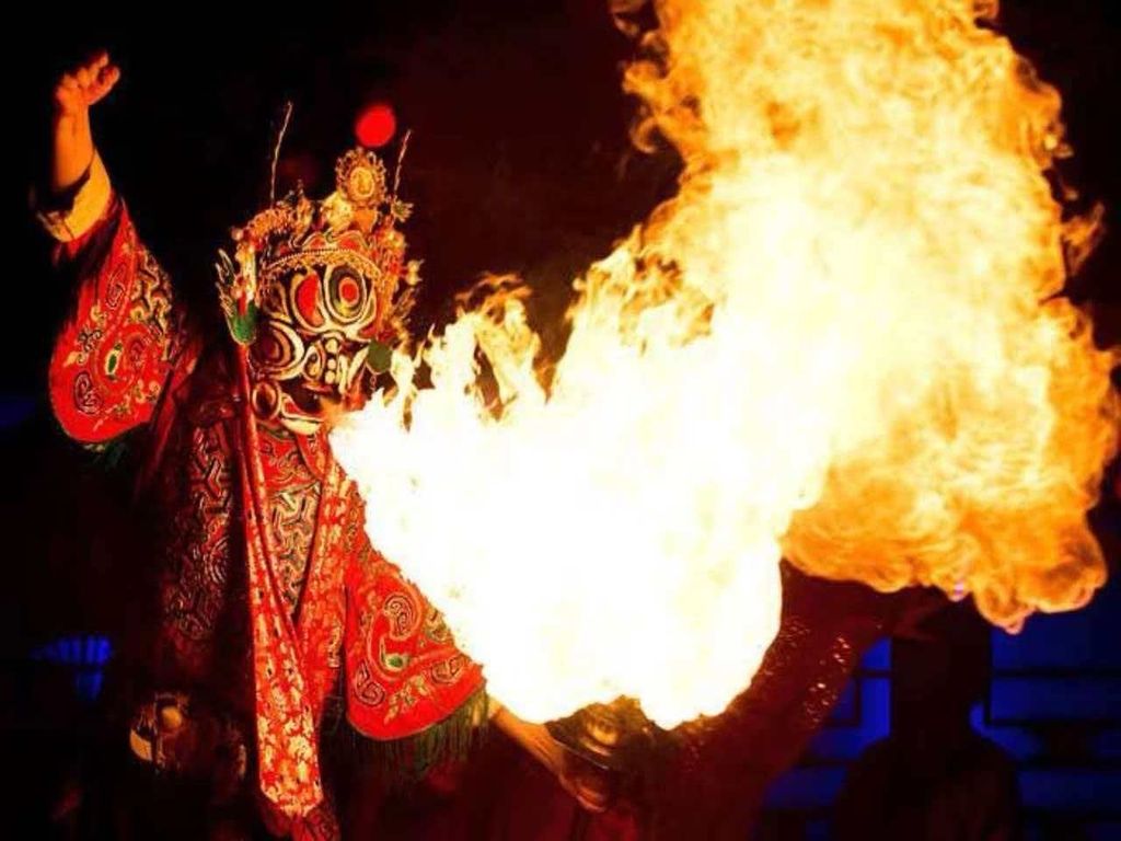 Chongqing: Gesichtswechsel- und Teekunst-Show mit Kulturhandwerk