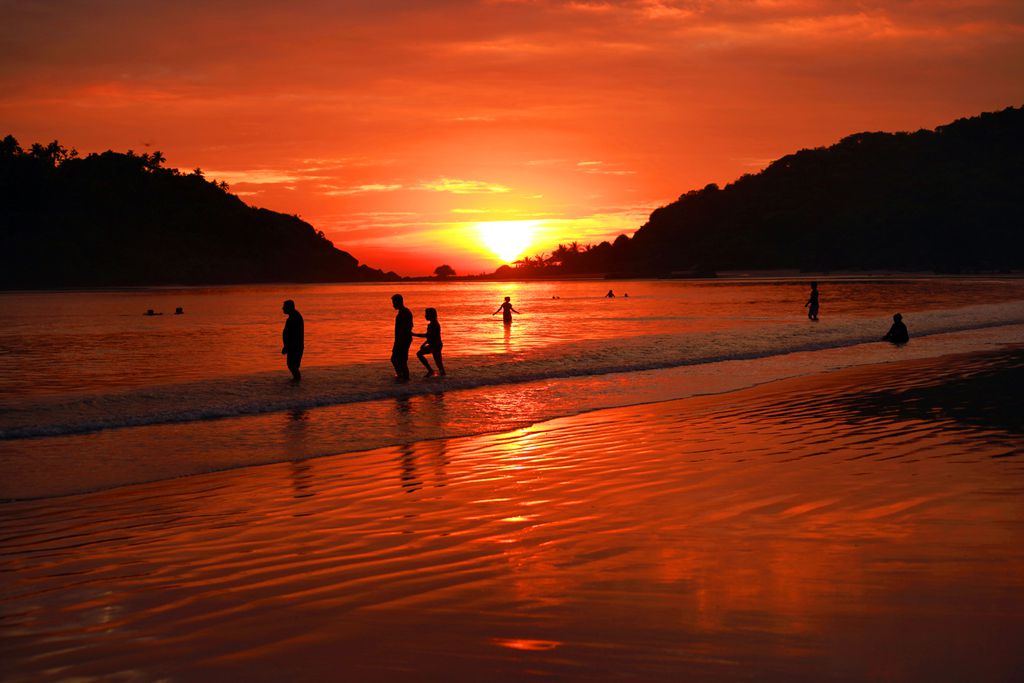 Sonnenuntergang am Strand in Goa