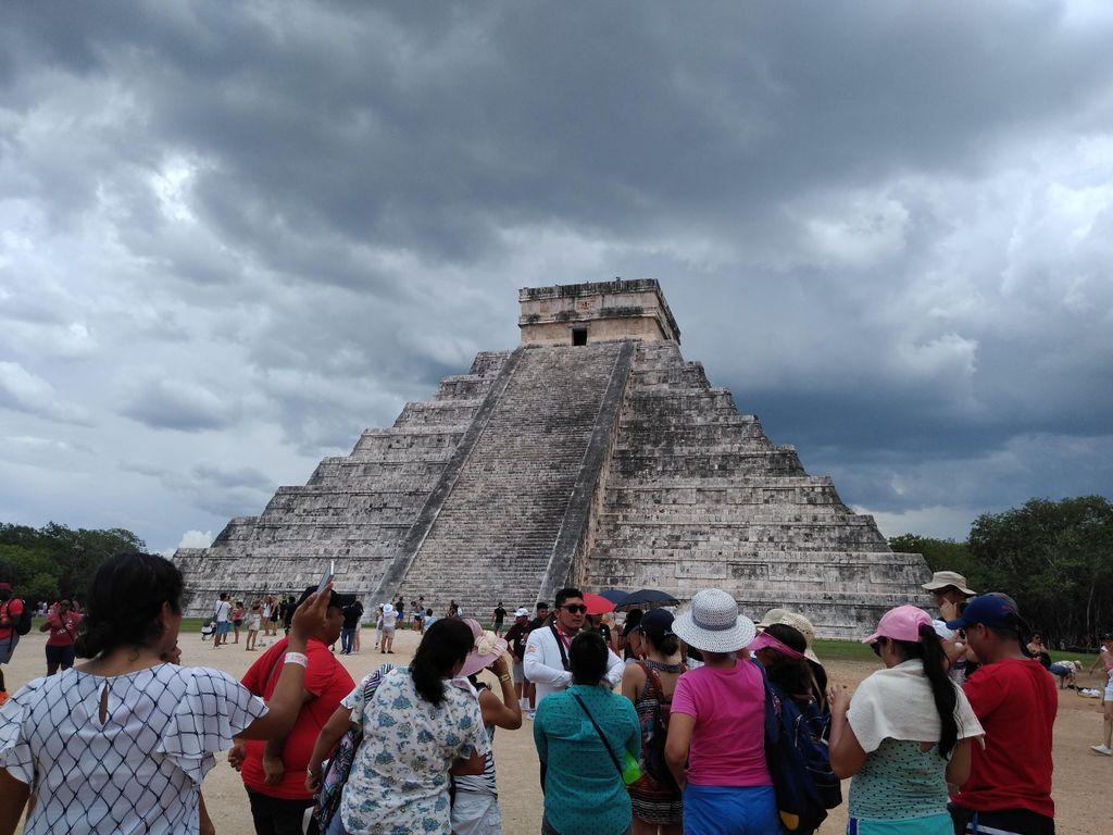 Tagestour nach Chichén Itzá und zwei Cenoten ab Cancún