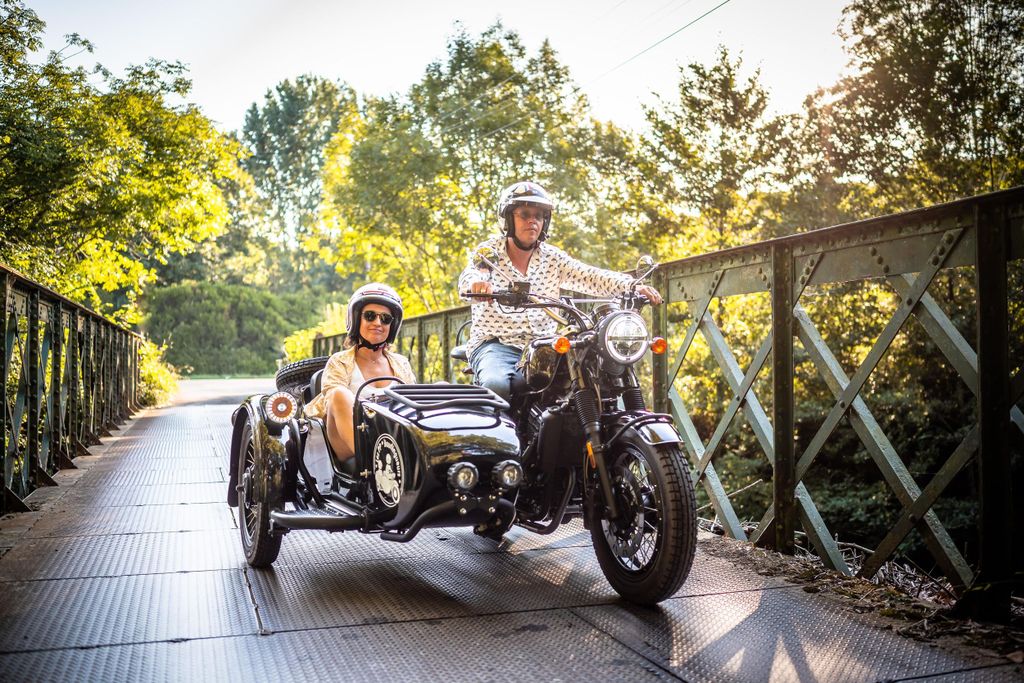 Private Ausfahrt mit Beiwagen und Fahrer im Baskenland