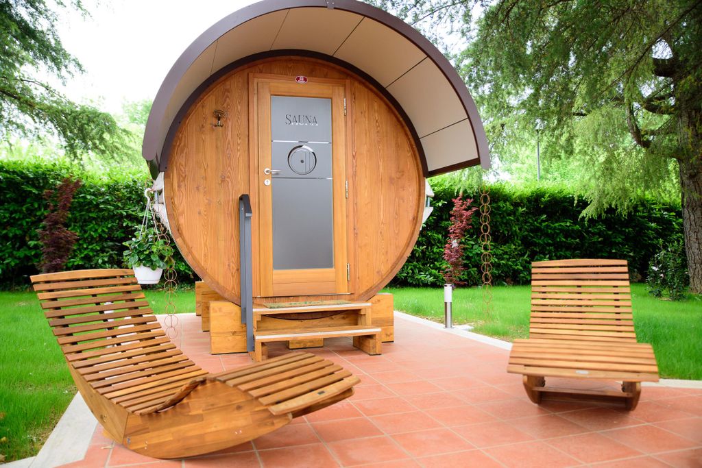 Übernachte in einem Weinfass mit Abendessen und Verkostung in der Nähe von Rom