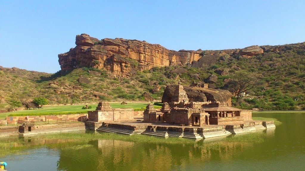 Von Hampi: 3-tägige Tour zu den UNESCO-Welterbestätten von Badami