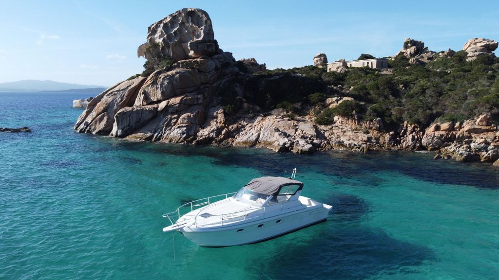 Tour mit dem Boot durch das Archipel von La Maddalena mit Mittagessen