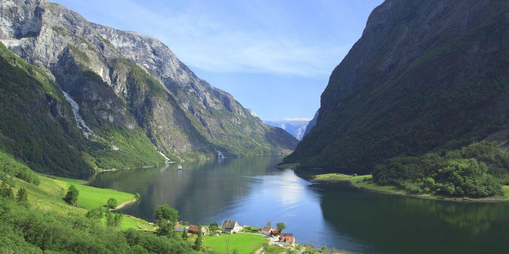 Bergen: Private Day Tour, Nærøyfjord-Kreuzfahrt und Flåmbahn