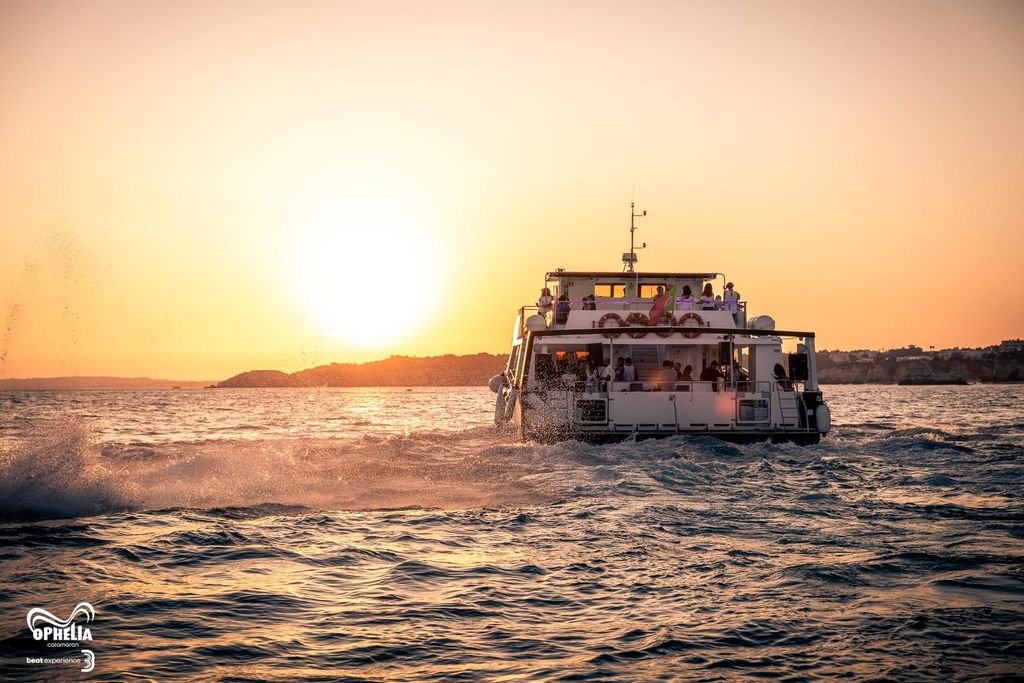 Von Portimão aus: Benagil Sunset Cruise