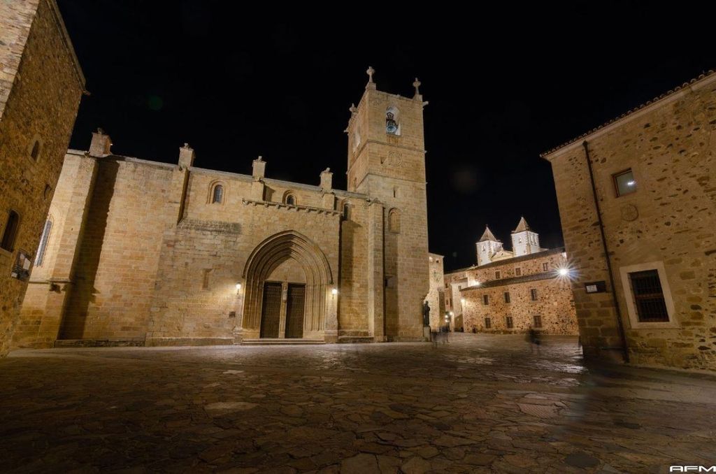 Caceres: Geführte Sightseeing-Tour bei Sonnenuntergang
