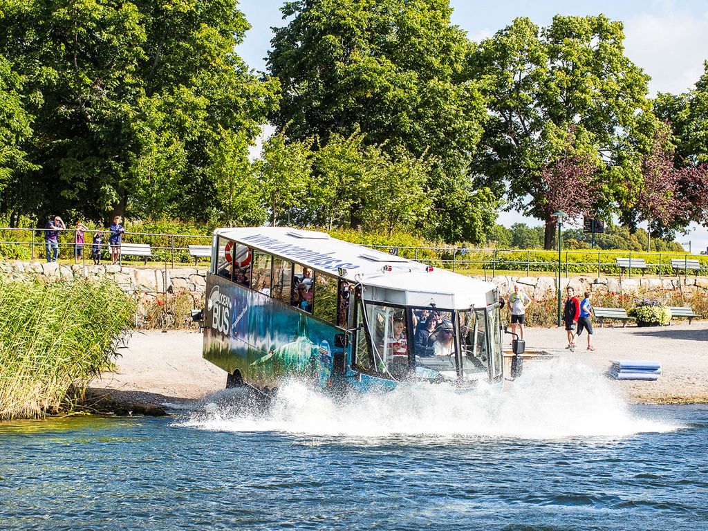 Stockholm: Land und Wasser Tour mit dem Amphibienbus