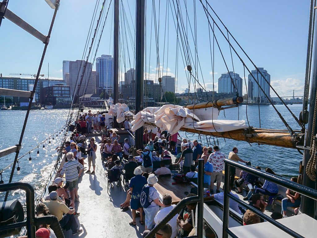 Halifax: Segeltörn im Tall Ship Harbor mit Live-Musik