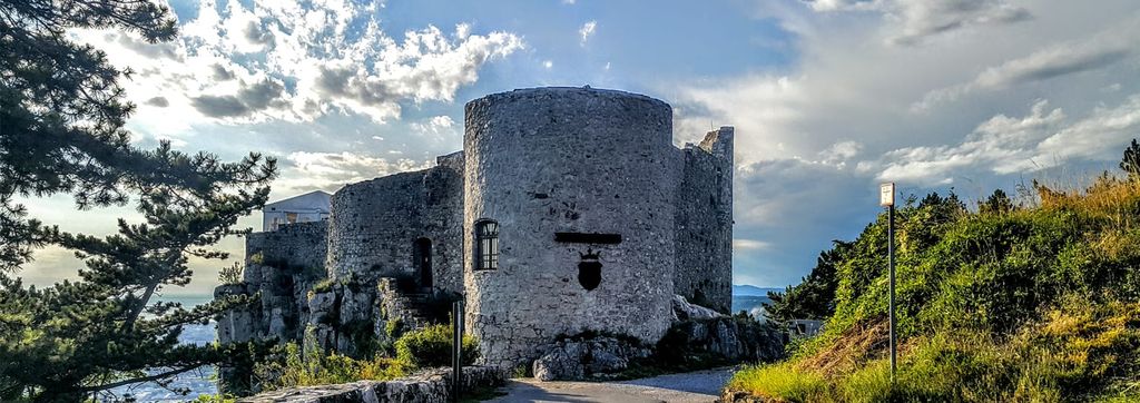 Ab Koper: Halbtägige Tour durch Dörfer und Traditionen