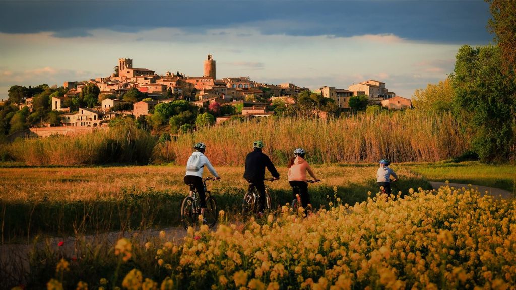 Girona: Radtour zu mittelalterlichen Dörfern an der Costa Brava
