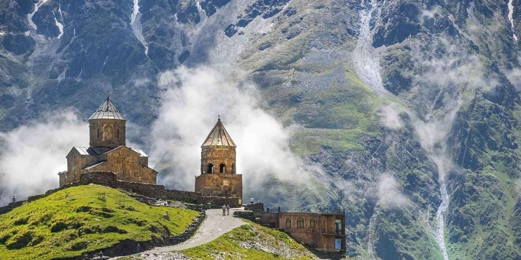 Private Tour von Tiflis in die Bergregion Kazbegi und Gudauri