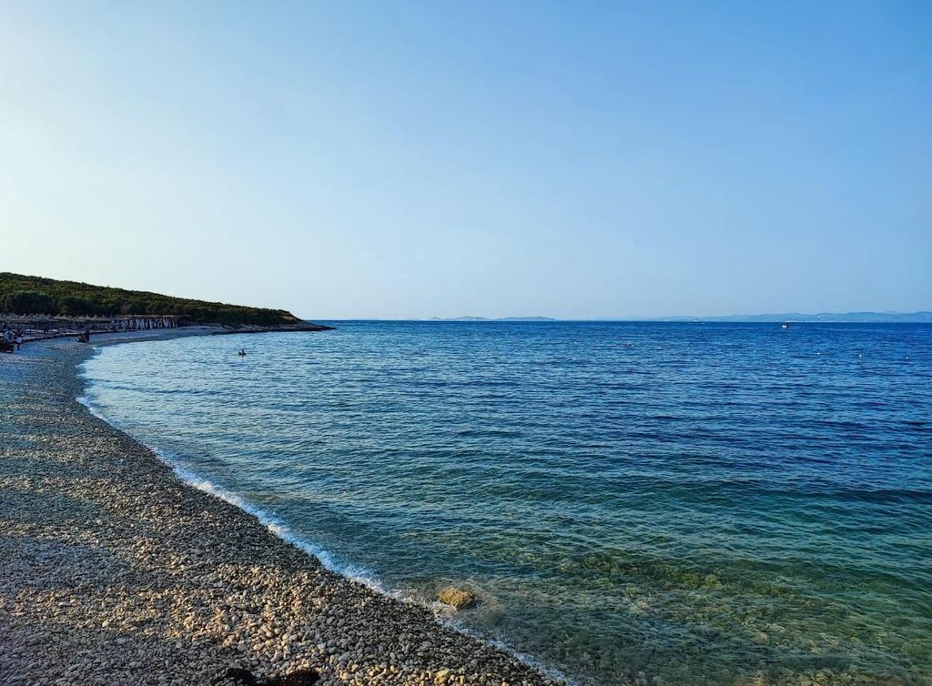 Bootstour ab Durres/Golem: Insel Sazan, Höhle und Karaburun