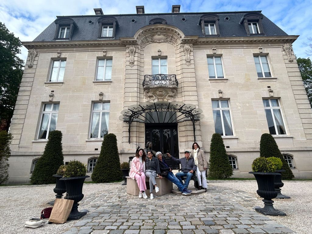 EPERNAY - Spaziergang auf der Avenue de Champagne + Besuch beim Produzenten und Verkostung