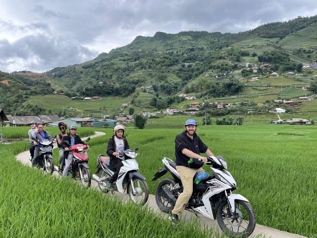 Sapa: Motorrad Tour 1 Tag Besuch Wasserfälle & Lokale Dörfer