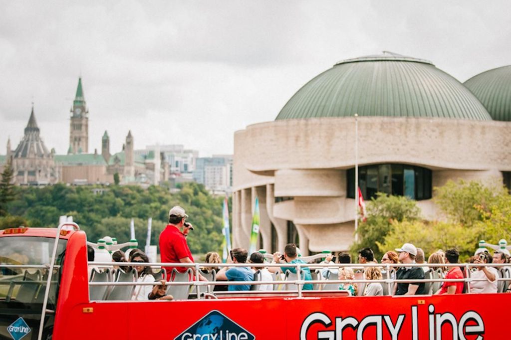 Ottawa: Hop-On/Hop-Off Guided City Tour Pass