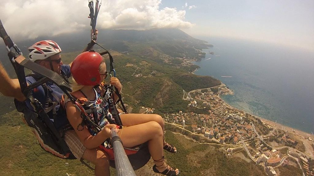 Becici: Panorama- und Adrenalin-Tandem-Gleitschirmflug