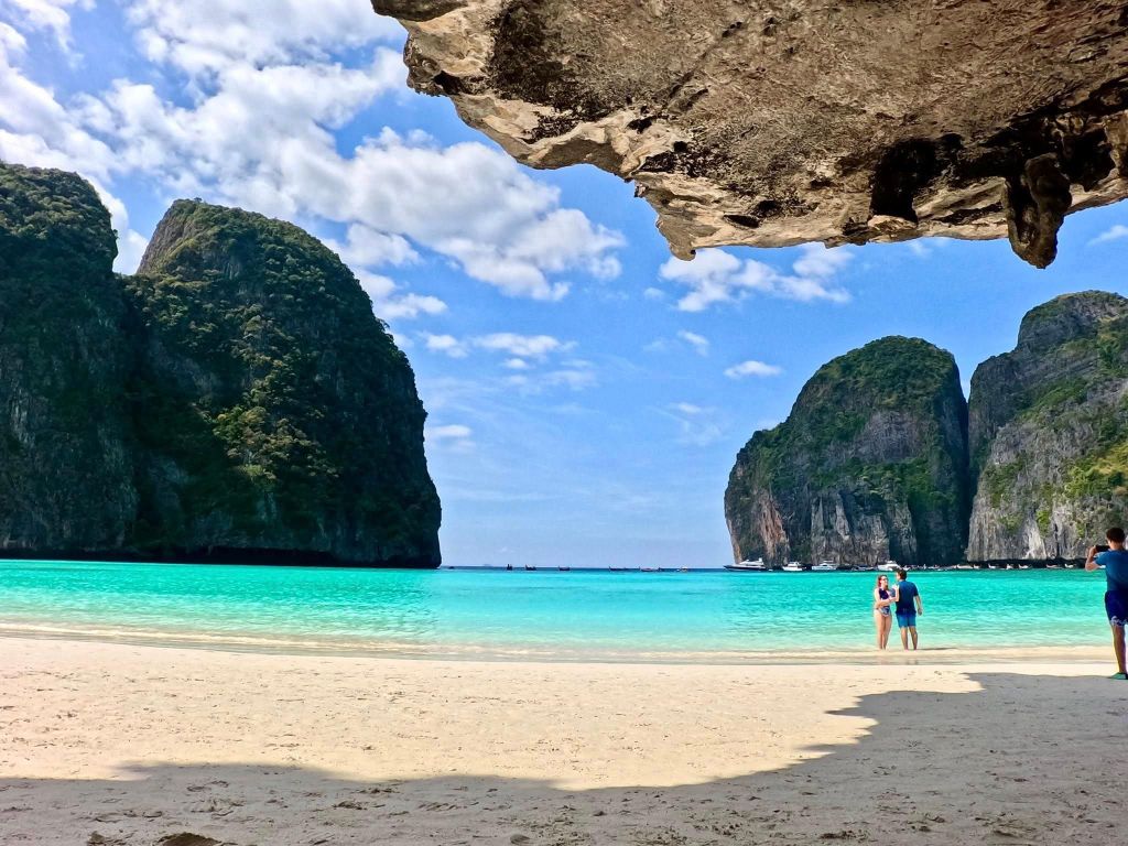 Krabi: Phi Phi Insel-Tour mit dem Schnellboot und Mittagessen vom Buffet