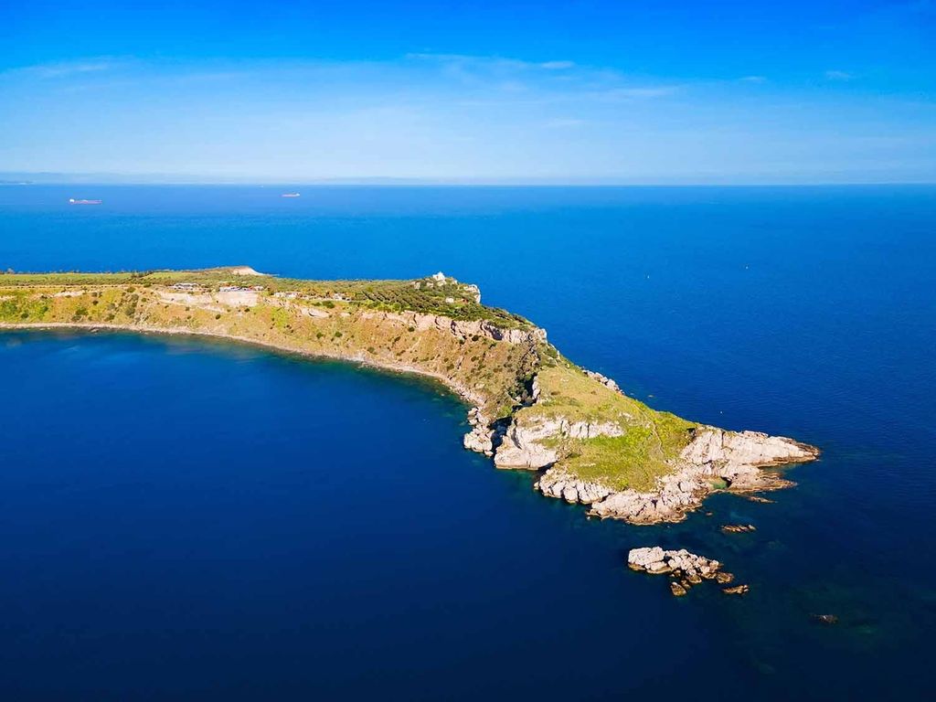 Milazzo: Bootstour am Vorgebirge mit Schnorcheln & Guide