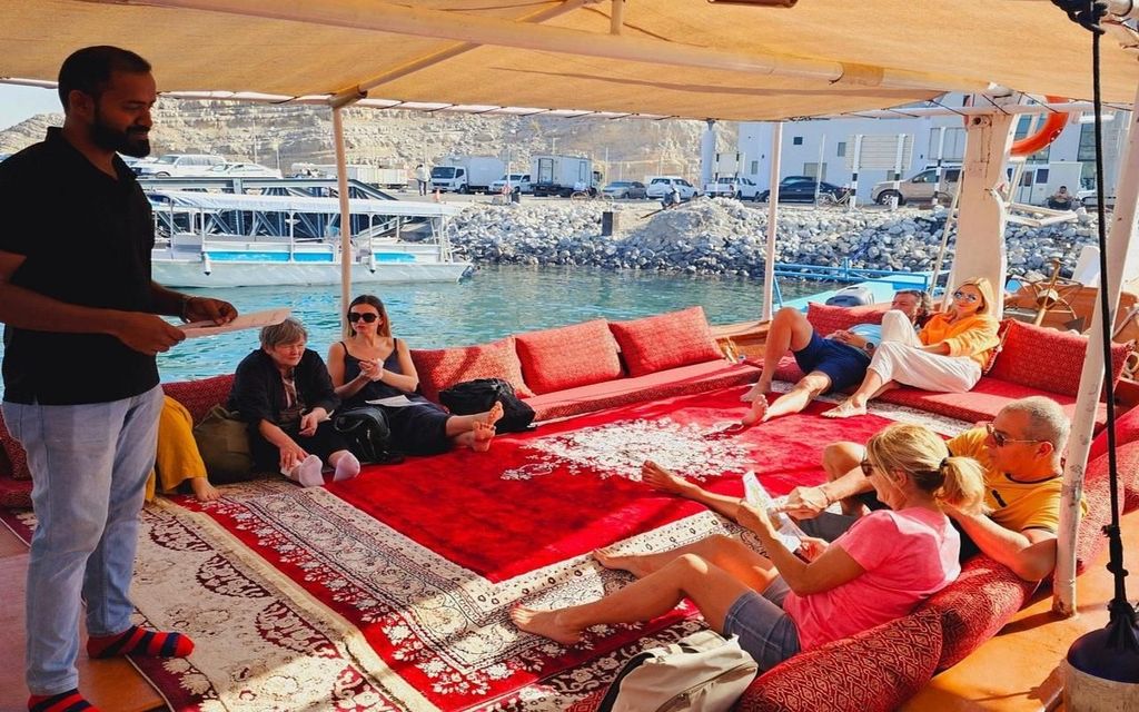 Dau-Fahrt von Dubai nach Khasab mit Schnorcheln und Mittagessen