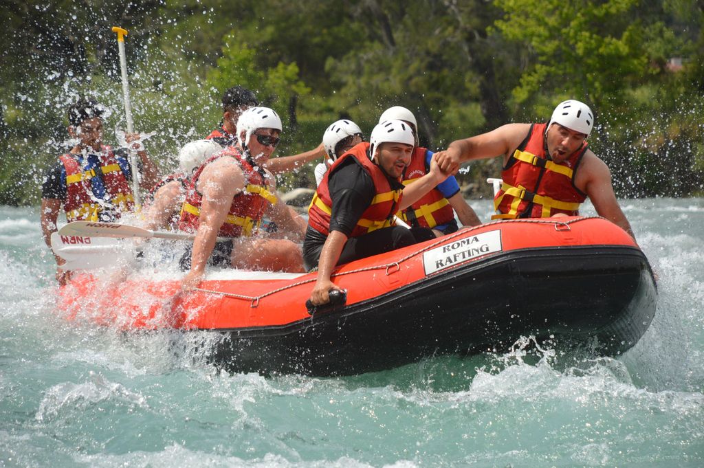 Von Side City aus: Zipline, Quad Safari, Rafting in Kombination