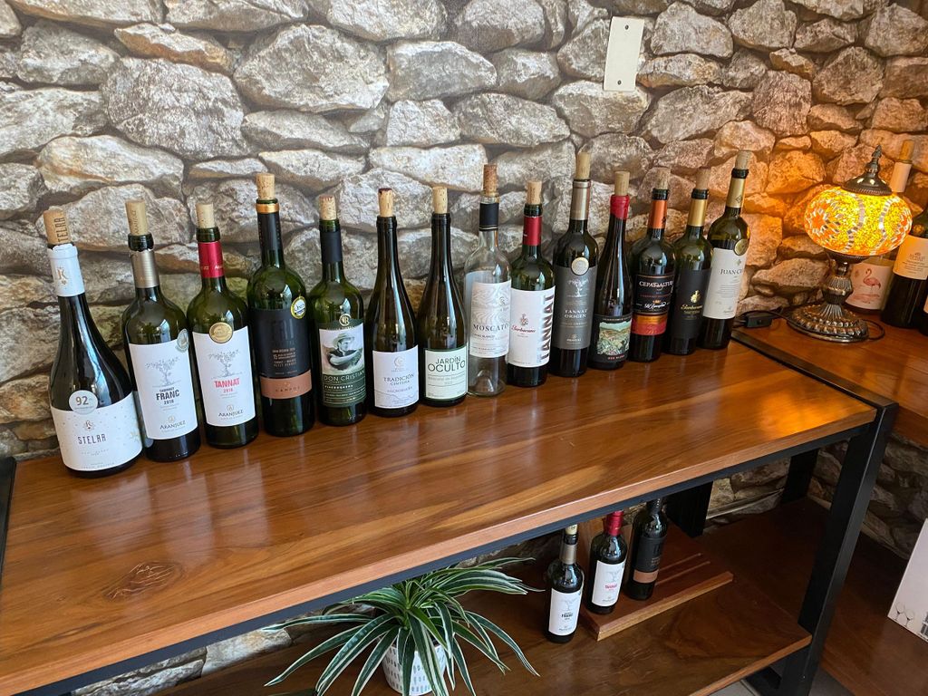 Bolivien: Bolivianische Weinverkostung mit Charcuterie-Platte