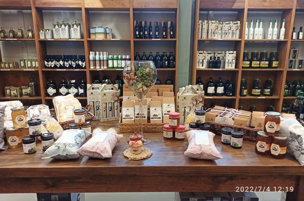 Málaga/Granada: Olivenöl- & Rumdestillerie-Tour mit Verkostung