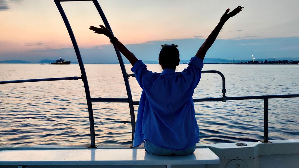 Glyfada Athen: Angel- und Schwimmtour mit Mittagessen