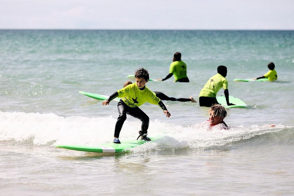 2 Stunden Surferlebnis in Newquay - Privater Familienunterricht