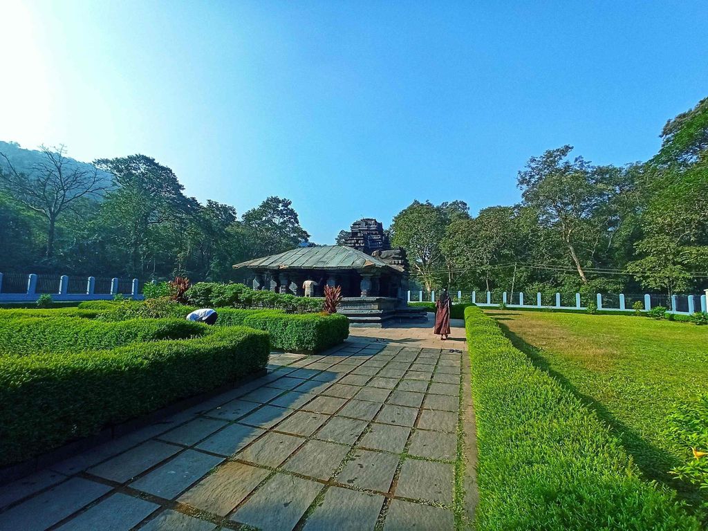 Goa: Harvalem-Wasserfall & Gewürzplantage