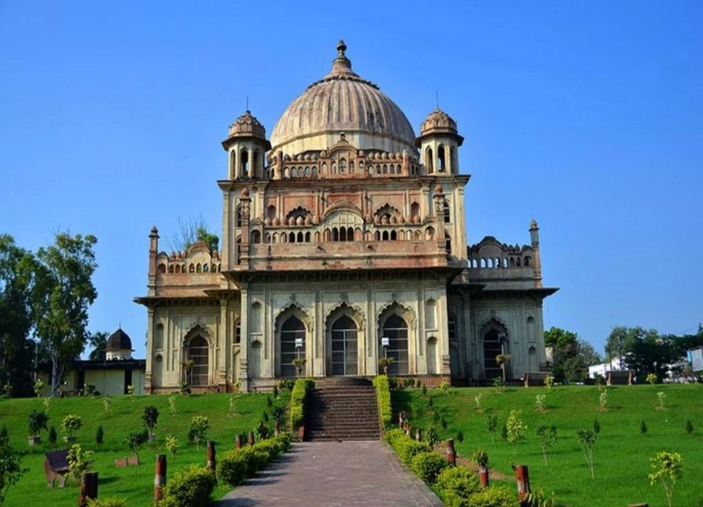 Kultureller Rundgang durch Lucknow mit lokalen Snacks