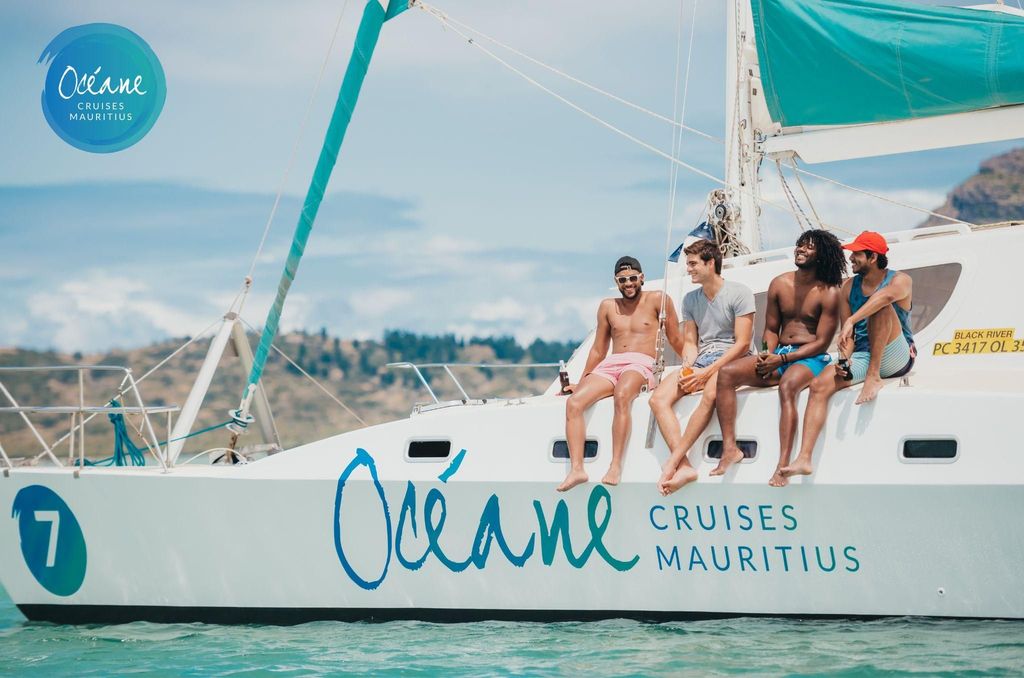 Ile aux Benitiers: Gemeinsame ganztägige Katamaranfahrt mit Mittagessen