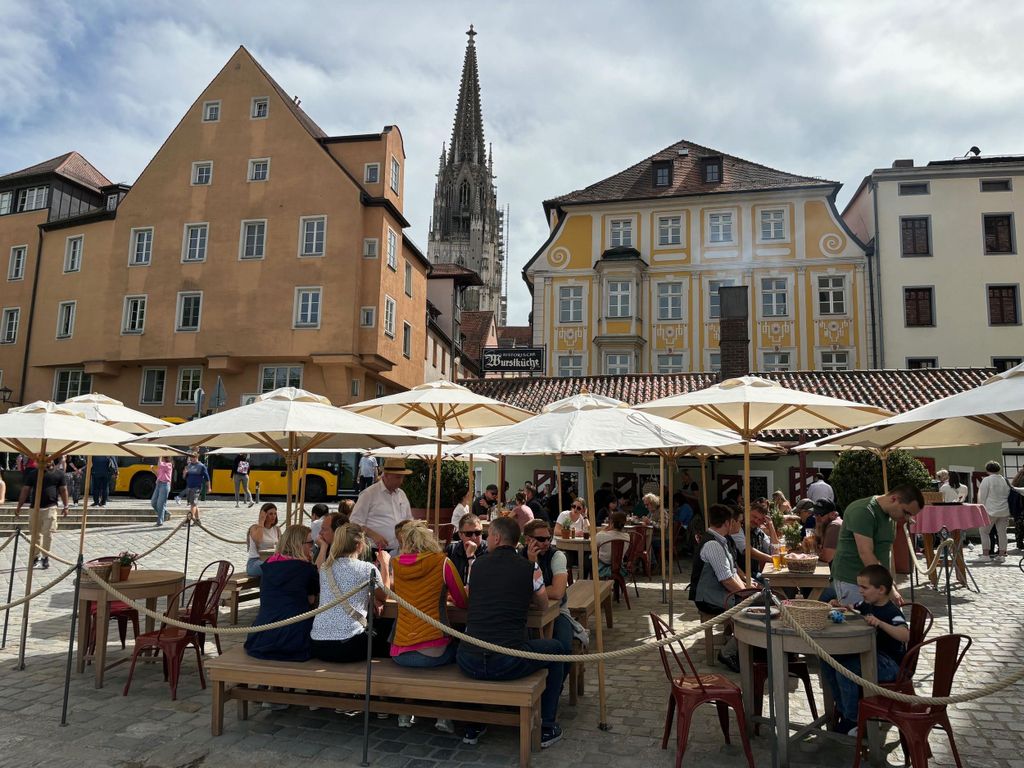 Regensburg enthüllt: durch seine Menschen, Kunst und Aromen