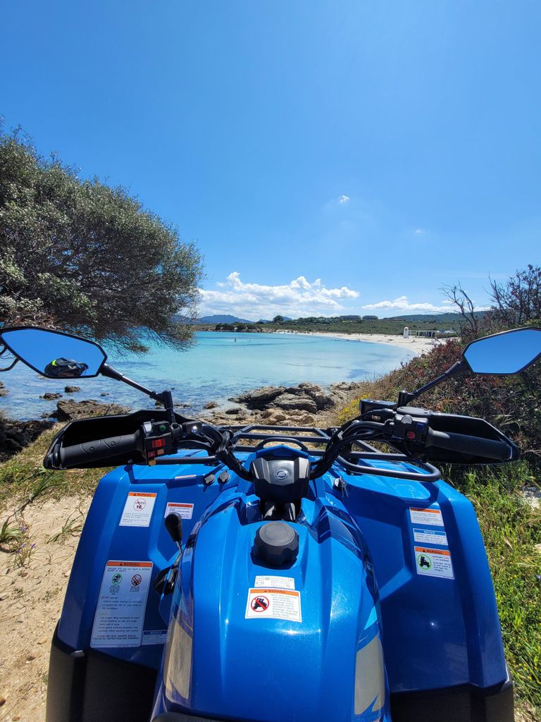 Costa Smeralda: Quad-Tour zwischen Panoramen, Meer und Adrenalin.